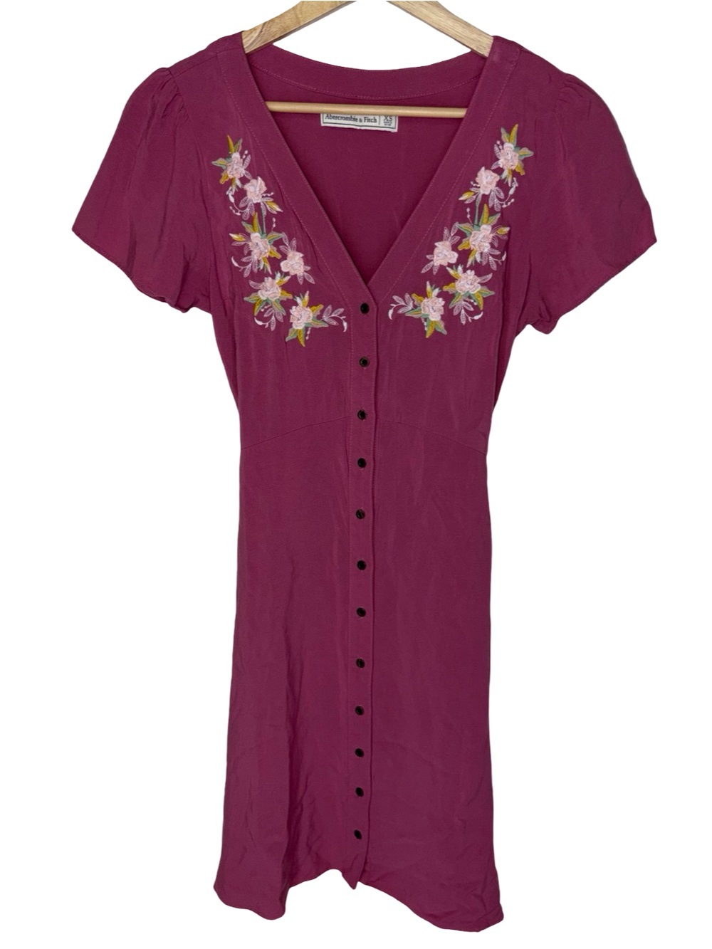 Abercrombie and Fitch juniors button from maueve embroidered short sleeve dress